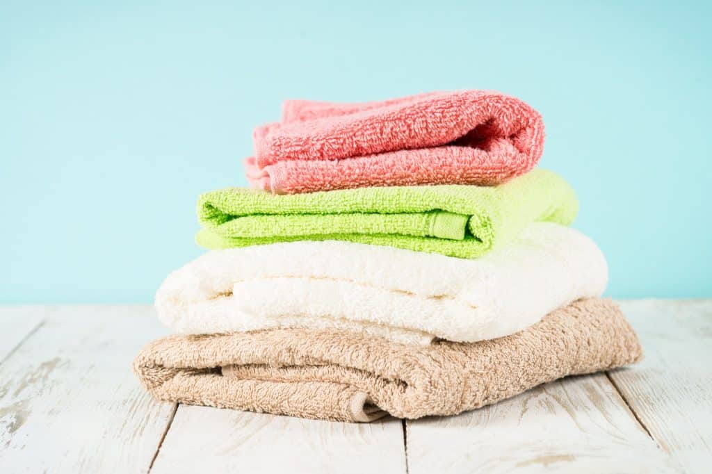 Quelles sont les caractéristiques uniques du linge de bain disponible chez Lucas pour la salle de bains ?